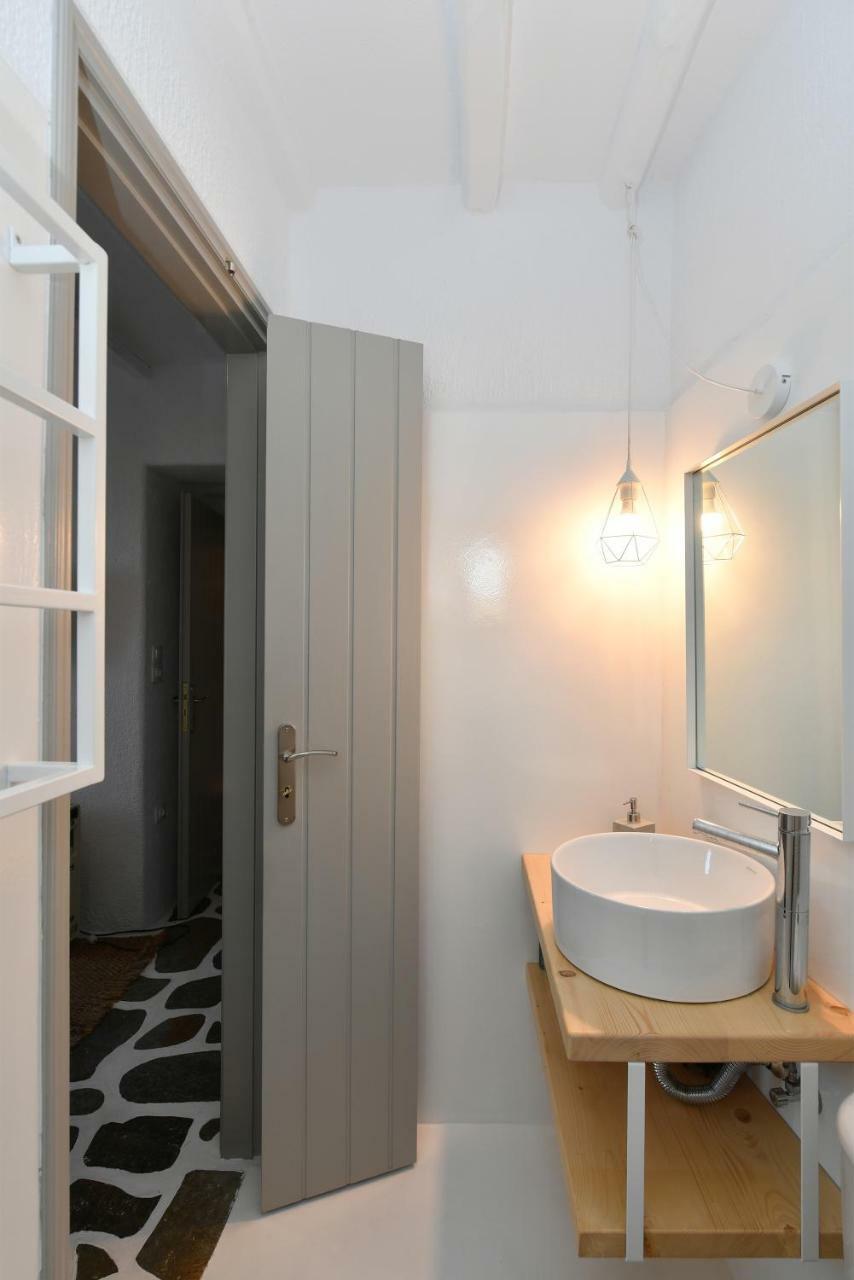 Santa Flora 3 Bedroom House A ParikiaaS Edge パロス島 エクステリア 写真